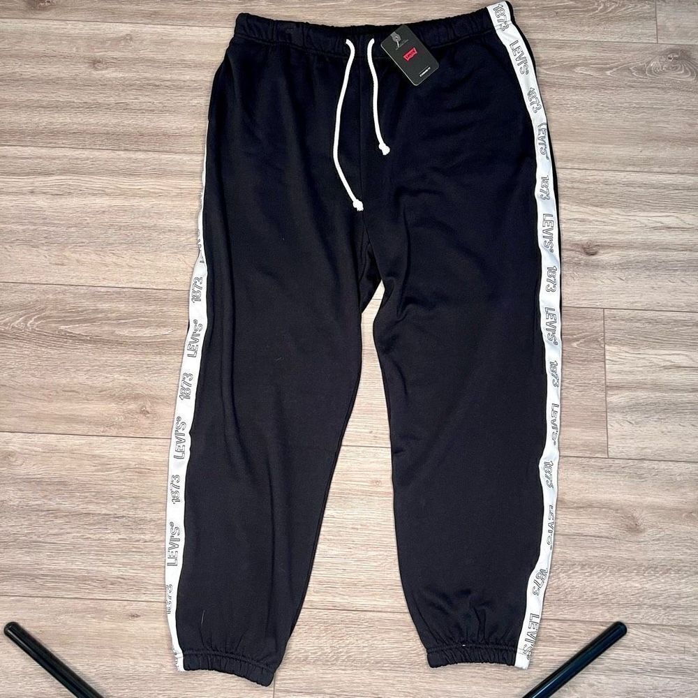 Levi's Women's Black And White Pull On Logo Tape Jogger Pants Size L NWT‎ - Picture 8 of 8